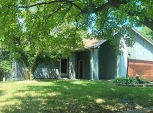 5235 Springtrail Dr, Florissant, MO 63033