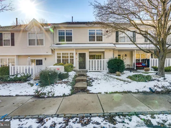 1502 Beacon Hill Dr, Sicklerville, NJ 08081