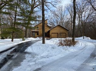 4610 Sunnyside Rd, Woodstock, IL 60098