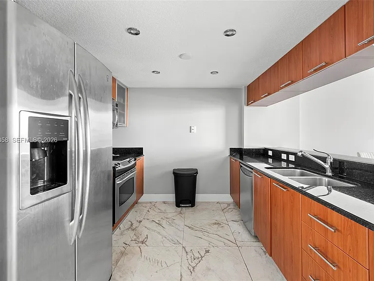 1800 N Bayshore Dr #1806 — Photo 7