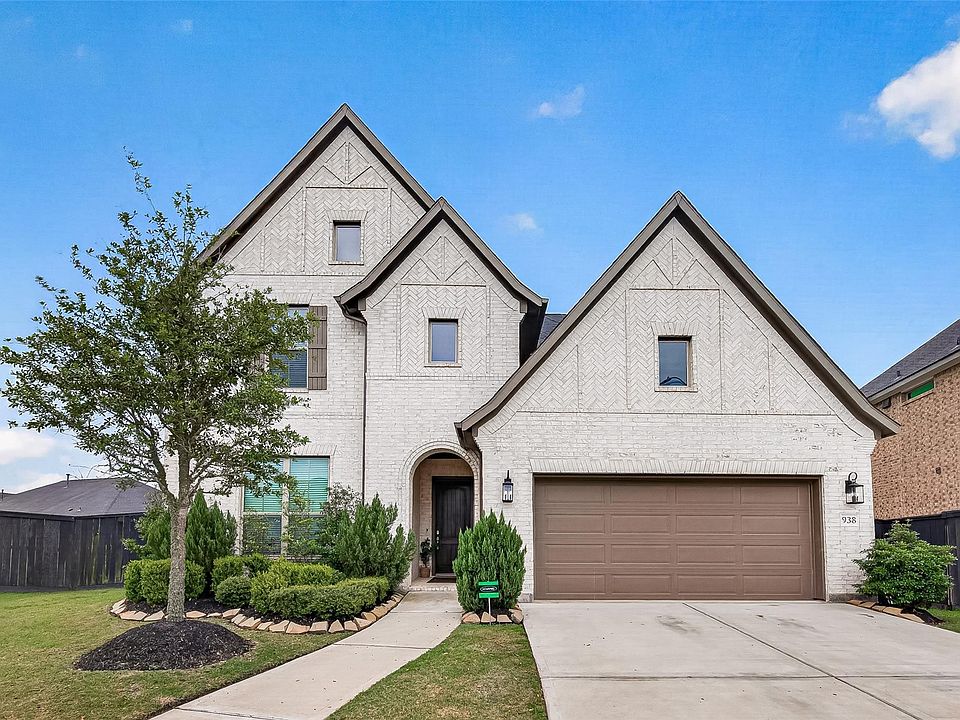 1st image of 938 Orange Zest Ln