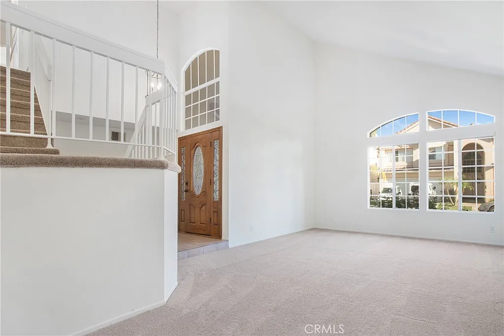 4 bed, 2.5 bath, 2181 sqft, $5,500 — Photo 2