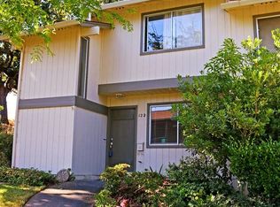 12 Oliva Dr #D, Novato, CA 94947