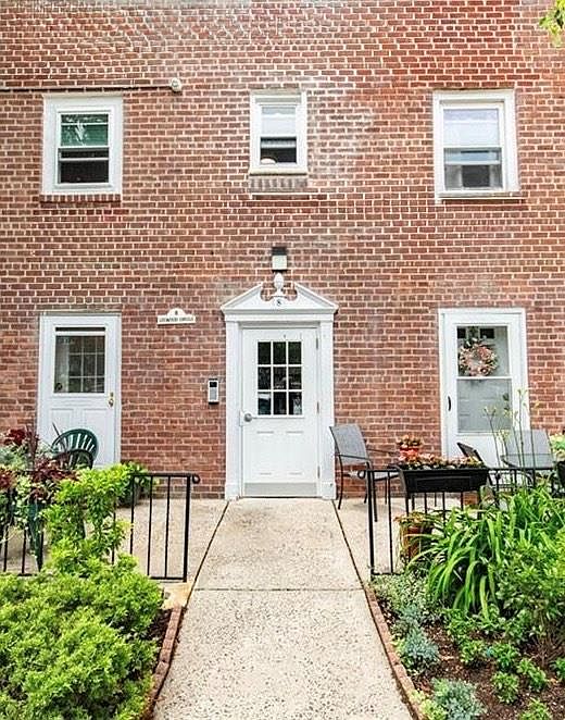 1st image of 8 Leewood Circle #2L