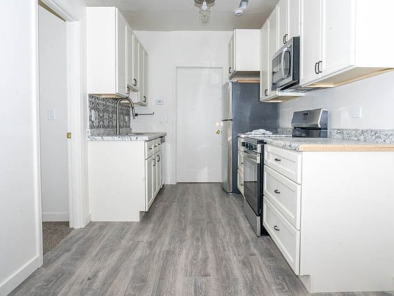 4th image of 918 N Lake St #B