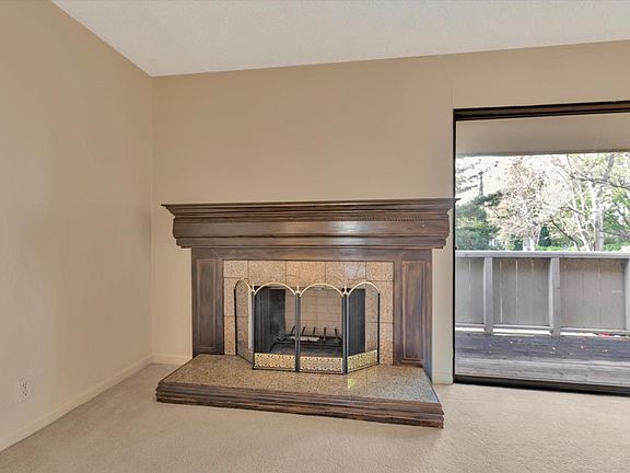 4th image of 976 Kiely Blvd Unit C