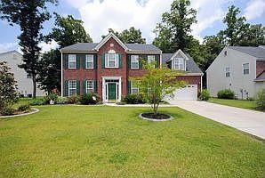 Home for Sale in Summerville, South Carolina $220,000