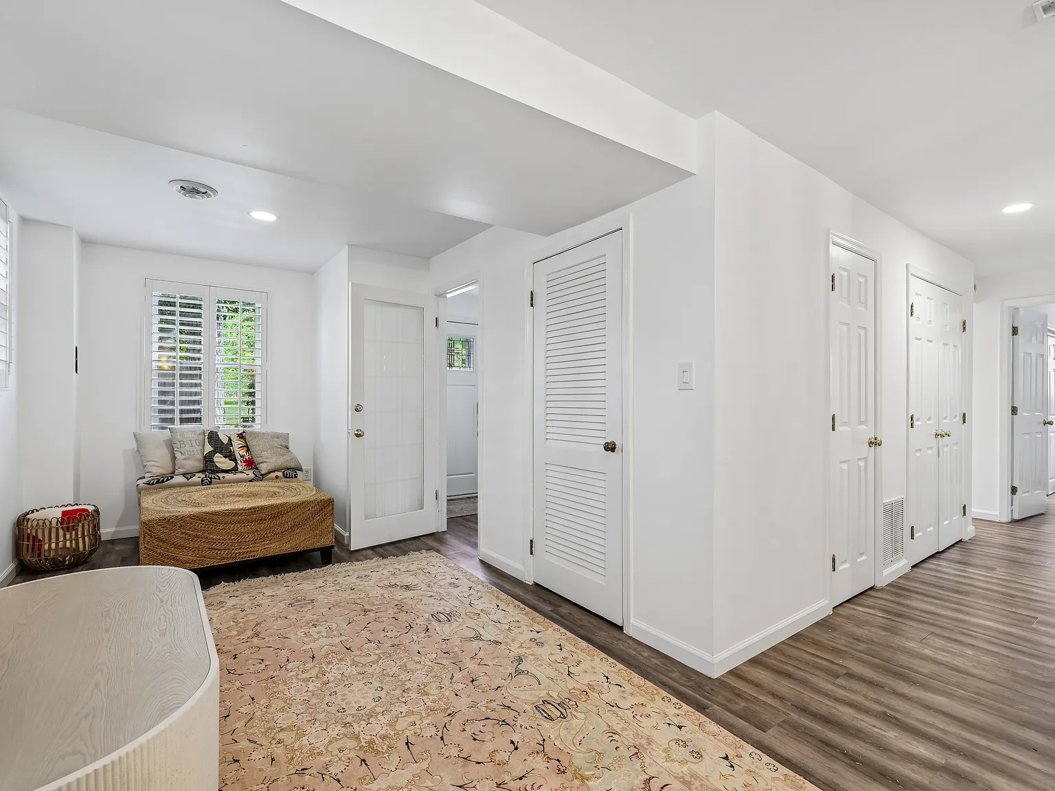 5 bed, 1998 sqft, $4,950 — Photo 3