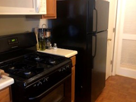 5th image of 564 Woodhaven Dr