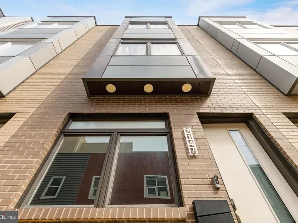 2147 Cross St, Philadelphia, PA 19146