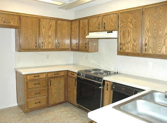 4th image of 601 Hunters Glen St