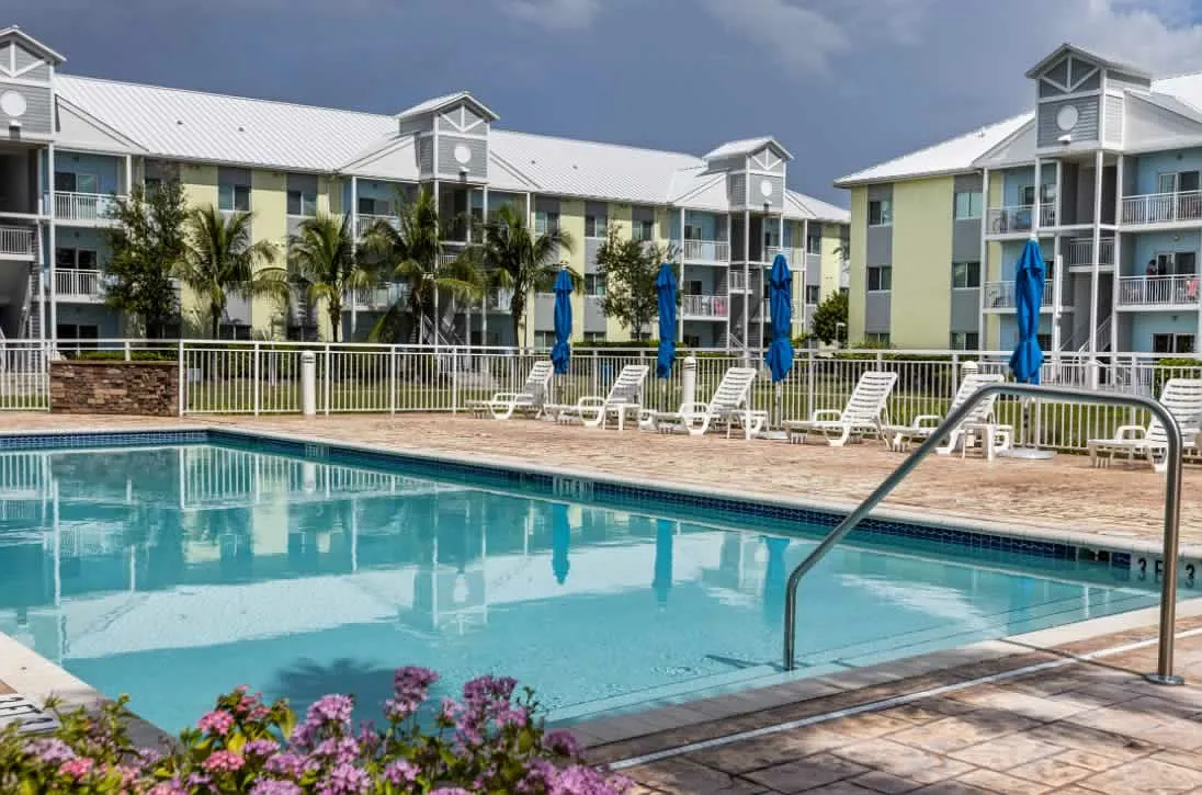 Villages at Lake Worth — Photo 2
