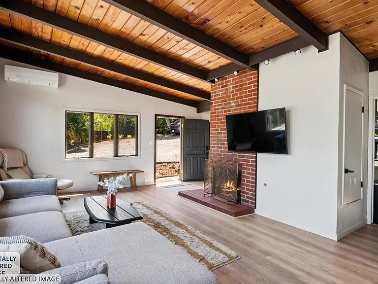 4350 Paradise Dr — Photo 5