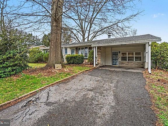 5th image of 907 Meadow Ln