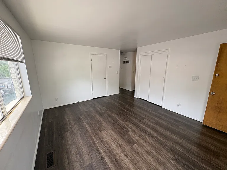 2630 S Windsor Cir #3 — Photo 6