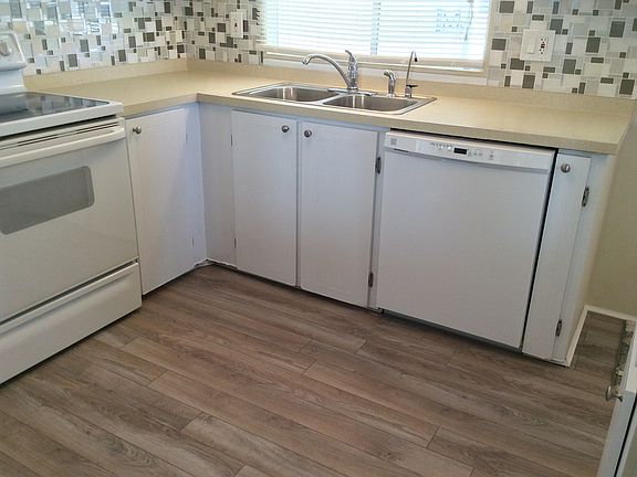 3rd image of 6120 Falcon Dr