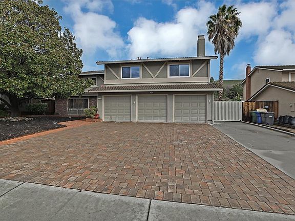 3rd image of 2288 Churchill Dr