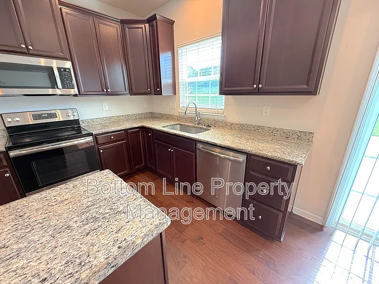 1524 Bailiff Ct SW — Photo 10