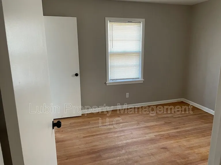 3558 Hallbrook St — Photo 4