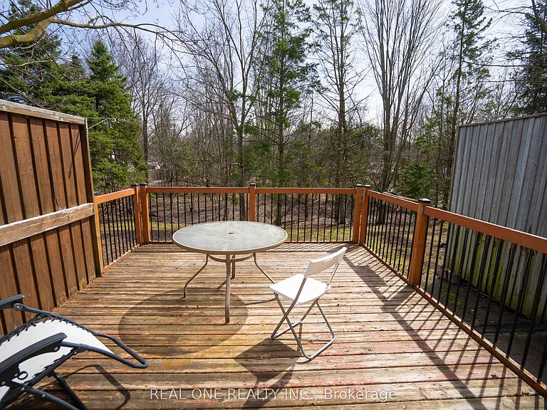 407 Downsview Pl — Photo 17