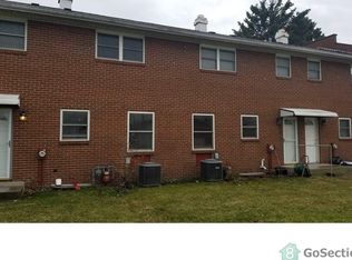 691 Old Indian Trl, Aurora, IL 60506