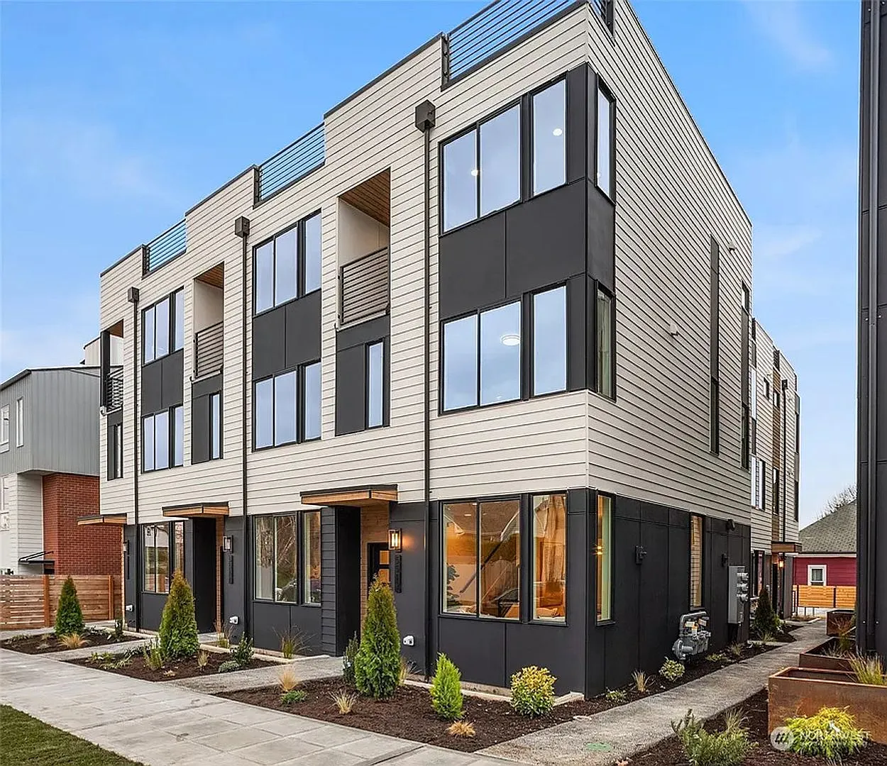 New Ballard Townhome — Photo 1