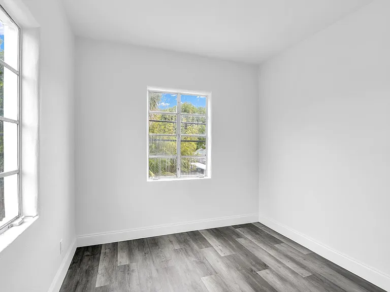 820 N Dixie Hwy #4 — Photo 10