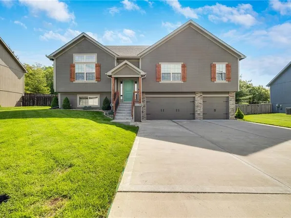7851 N College Ave, Kansas City, MO 64119