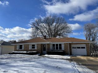 3206 S 44th St, Omaha, NE 68105