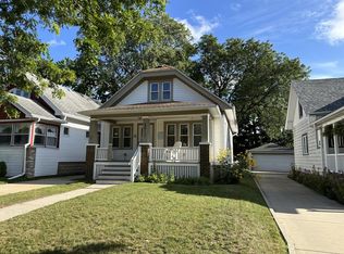 6611 Powell Pl, Wauwatosa, WI 53213