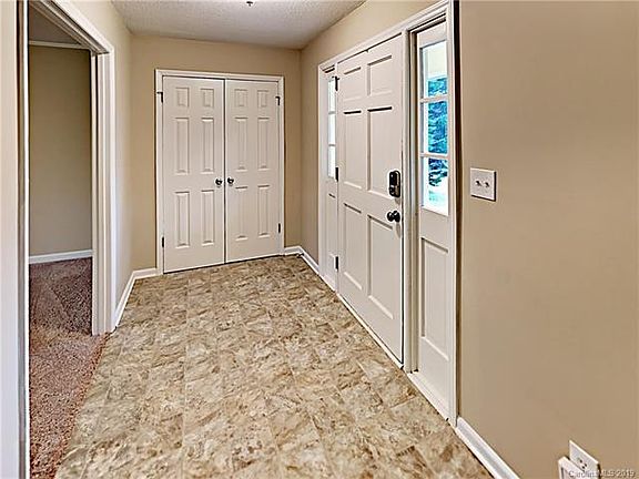 3rd image of 4516 Oakwood Cir