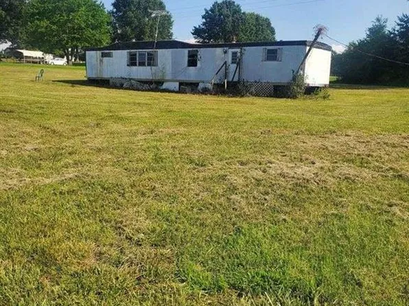 1005 Sidney Dr, Walnut Cove, NC 27052