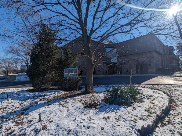 907 S Williams St APT 215, Westmont, IL 60559