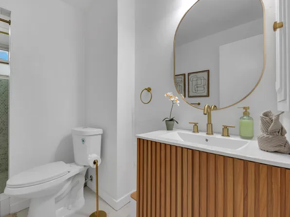 1901 Cordova Bnd, Irving, TX 75060