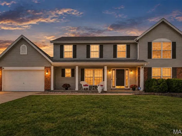 1283 Pinehurst View Dr, O'Fallon, MO 63366