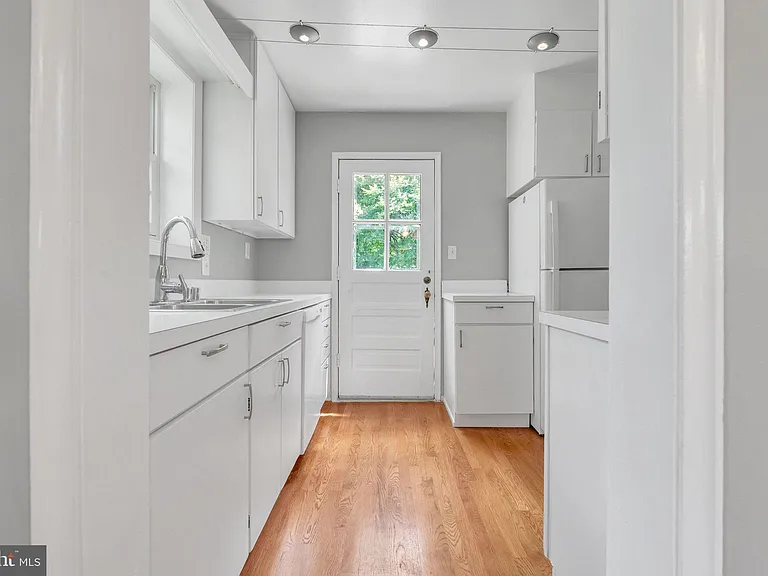 4306 Alton Pl NW — Photo 14