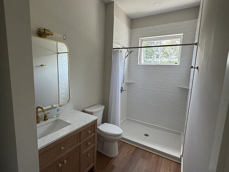 23 Grey St #2 — Photo 9
