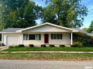 162 W Palmer St, Greenview, IL 62642