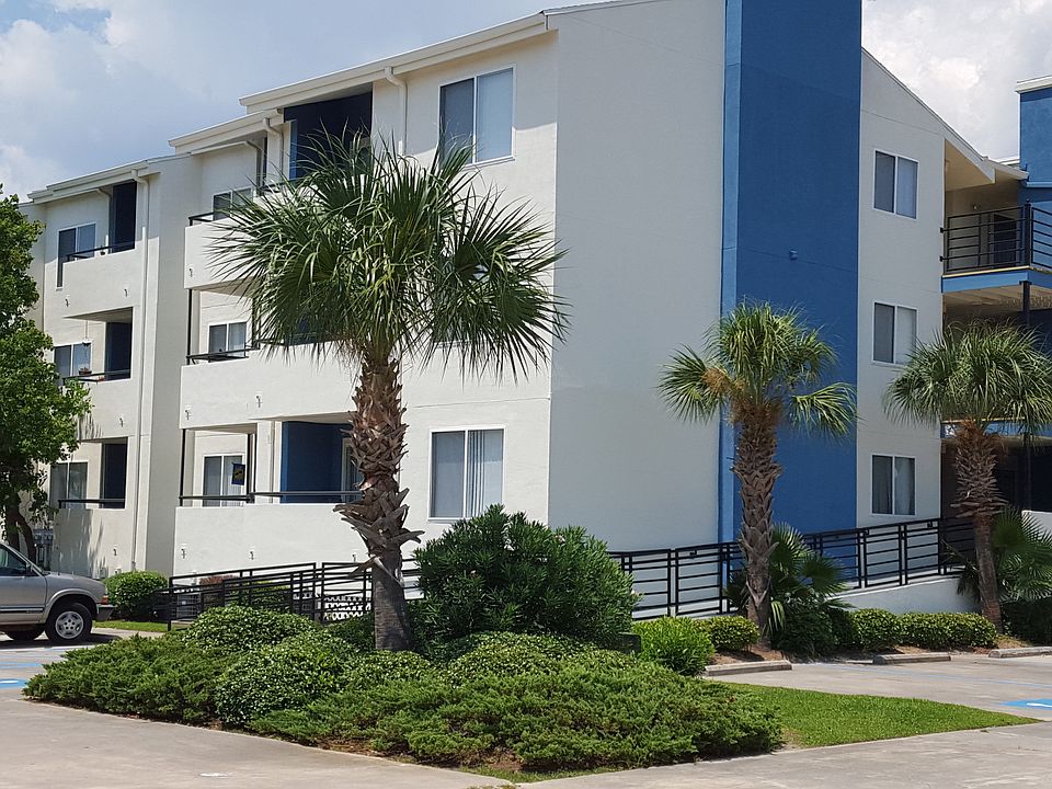 1st image of 1580 Harbor Dr Unit 227