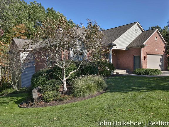 2nd image of 1613 Falconcrest Dr NE