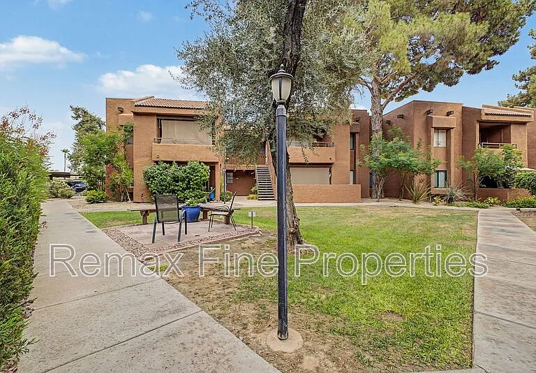 4704 E Paradise Village Pkwy N #111 — Photo 1