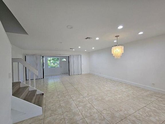 2nd image of 2579 Bessie St #4