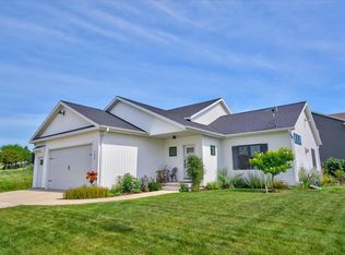 195 Prairie Mound Dr, Oregon, WI 53575