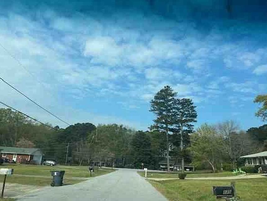 Exterior Neighborhood (street photo)