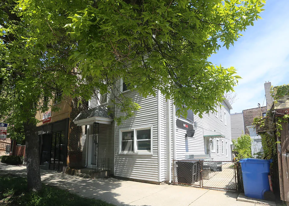 3907 N Ashland Ave #R2