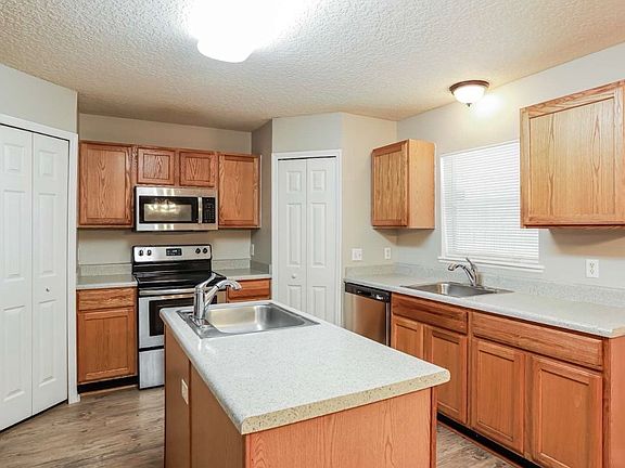 4th image of 5513 Shady Pine St S