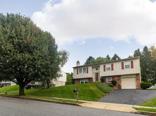 124 Woodstream Rd, Upper Chichester, PA 19061