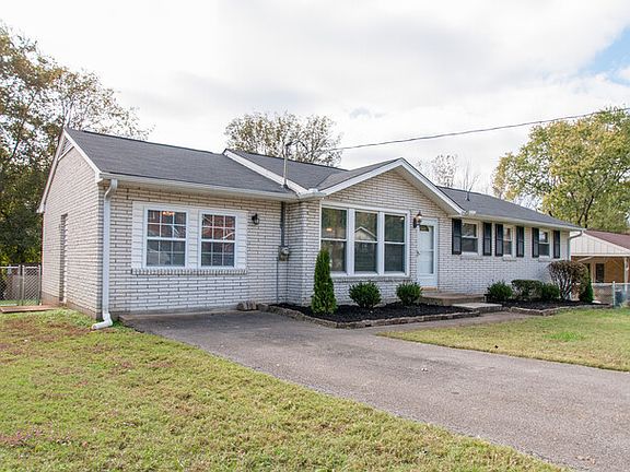 3rd image of 3237 Cloverwood Dr