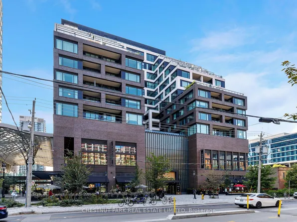 455 Wellington St W #907, Toronto, ON M5V 0V8