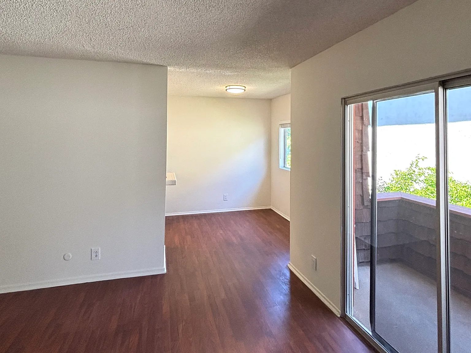 2 bed, 999 sqft, $2,495 — Photo 2